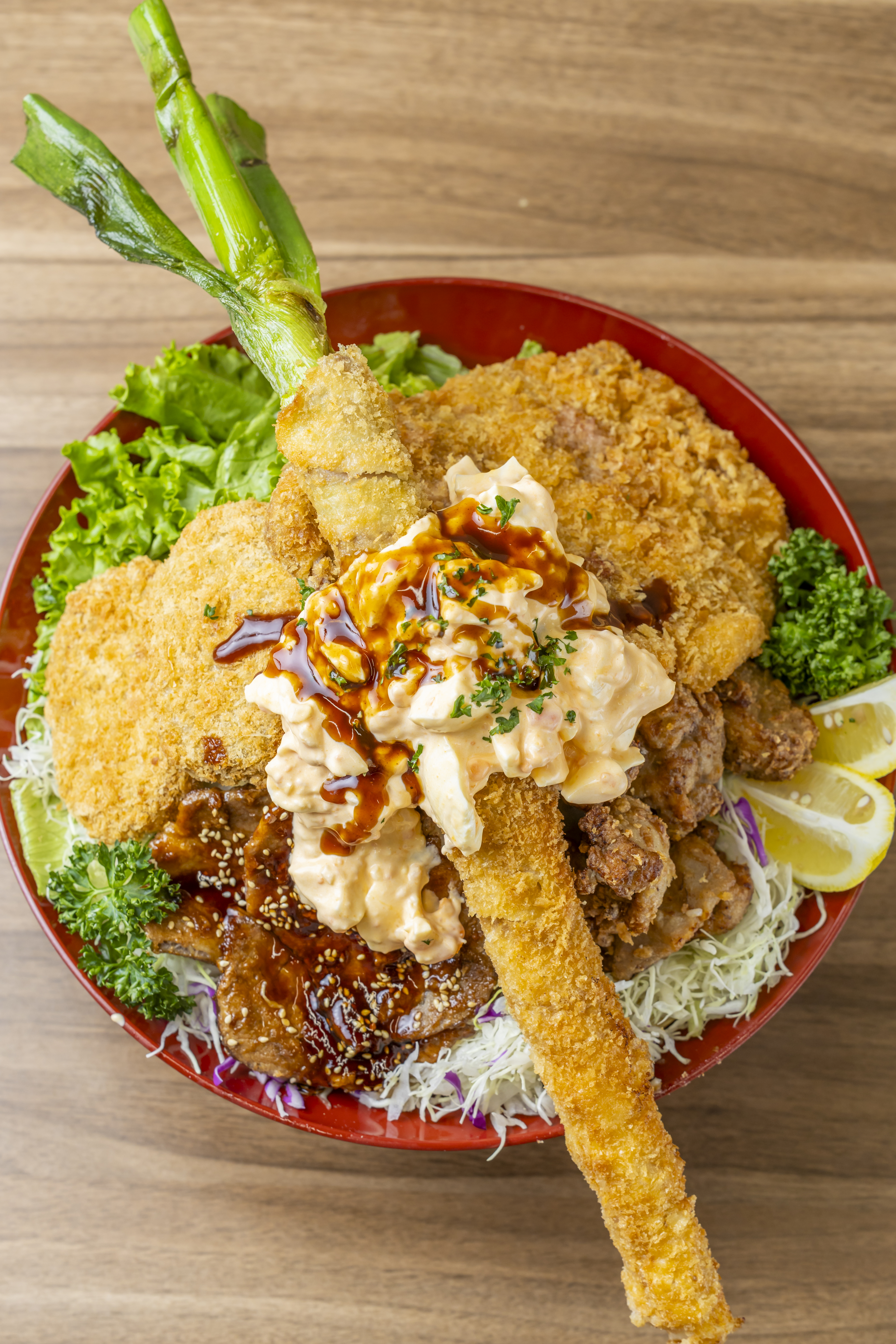 ⾥の⼤⼭ デカ盛りおがわ丼